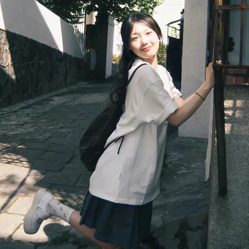 左边最后那栋房子